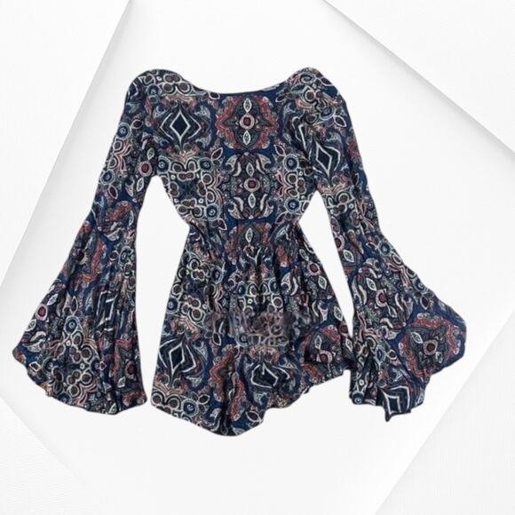 Abercrombie & Fitch ROMPER Womens SZ S Blue Paisley Bell Sleeves Short V-Neck - Picture 4 of 7